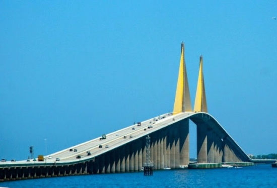 Jembatan Sunshine Skyway – Tampa Bay, Florida