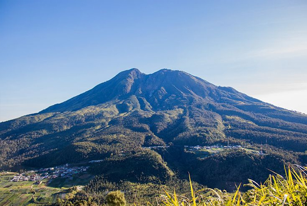 gunung paling angker di Indonesia