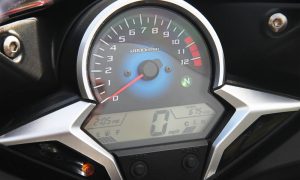 Kebiasaan yang Menyebabkan Bensin Motor Boros