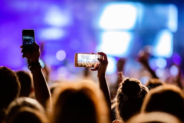 Tips Rekam Fancam Konser
