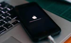 Cara Mengatasi iPhone Stuck di Logo Apple