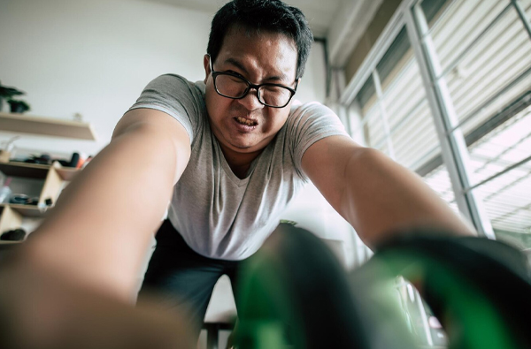 Penyebab dan Cara Mengobati Jari Tangan Bengkak