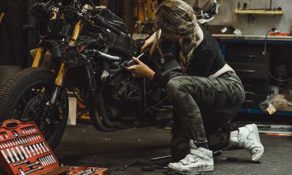 Periksa Sistem Kelistrikan Motor