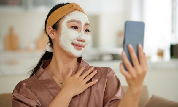 Gunakan Masker Wajah