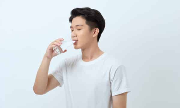 Cegah Dehidrasi dengan Cukup Minum Air Putih