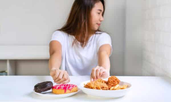 Kurangi Konsumsi Makanan Manis_Sodium_Garam