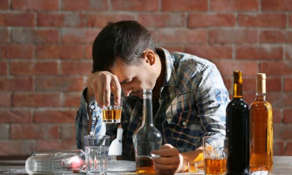 Terlalu Sering Minum Alkohol