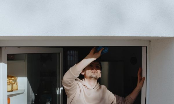 Buat Celah Udara di Atas Pintu atau Dinding