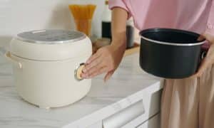 7 Tips Membersihkan Rice Cooker