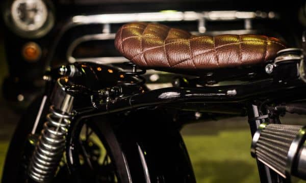 Pilih Bahan Custom Jok dengan Jahitan Timbul